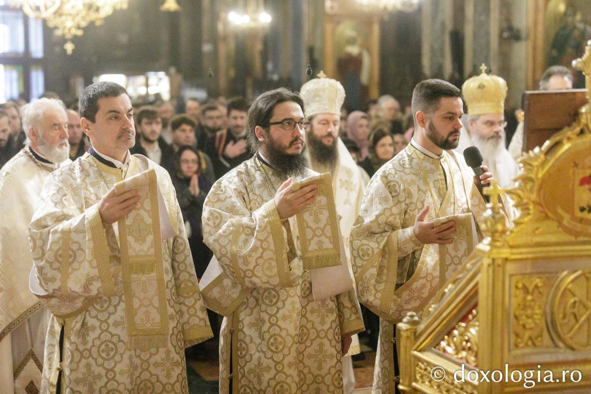 Liturghie arhierească la Catedrala Mitropolitană din Iași  în cinstea Sfinților Trei Ierarhi / Foto: pr. Silviu Cluci