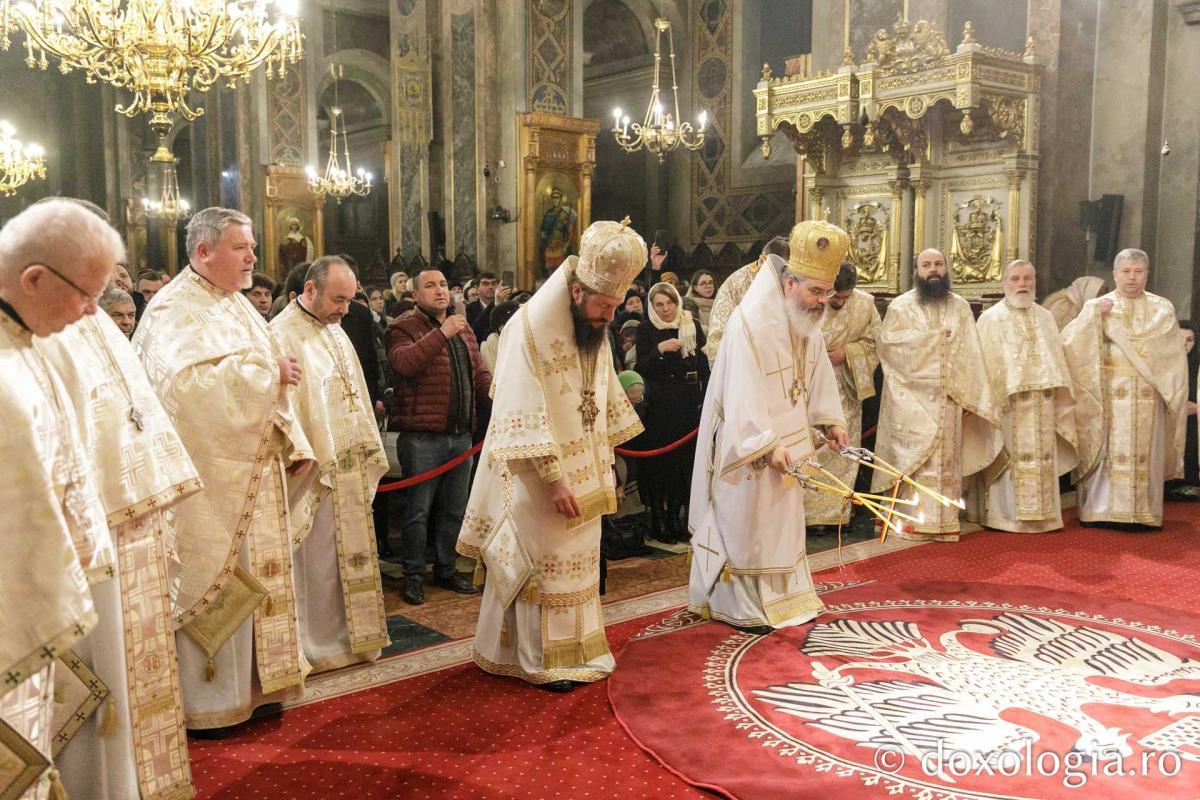 Liturghie arhierească la Catedrala Mitropolitană din Iași  în cinstea Sfinților Trei Ierarhi / Foto: pr. Silviu Cluci